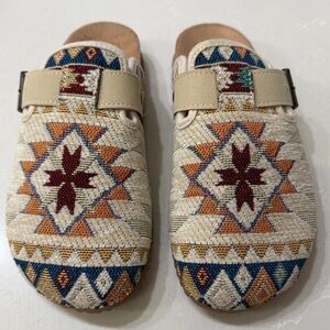 New Dirty Laundry Geometric Patterned Slip-On Clogs, 8